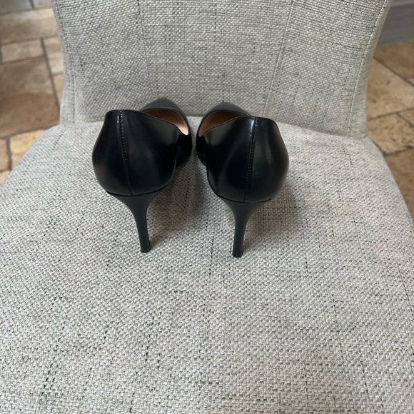 Stuart Weitzman Beautiful and classy 75mm heels Black leather size 7 - Picture 2 of 2
